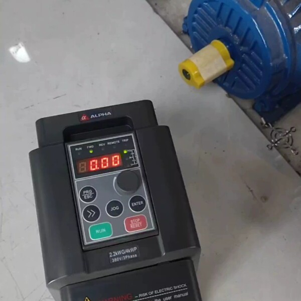 【顺庆】阿尔法变频器2.2KW，ALPHA6000E-32R2GB/【议价】