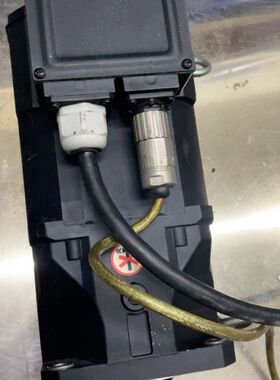 【顺庆】ABB伺服电机两台，8C513006V002SL3EB一台，【议价】