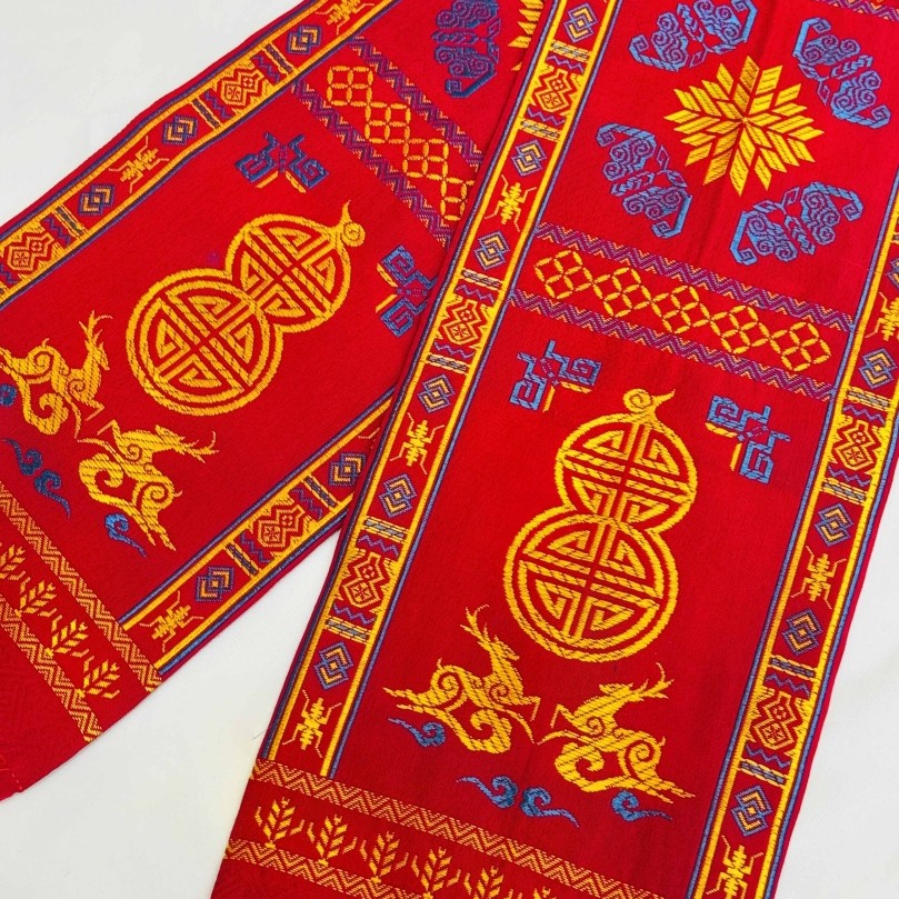 广西壮锦非遗康寿礼围巾红色特色工艺