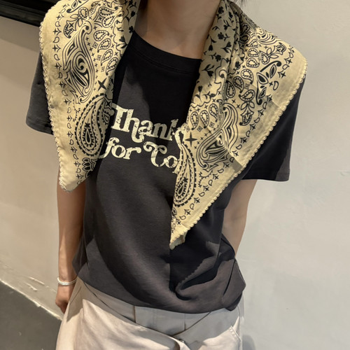 meet up studio-配腰果花丝巾字母印花短袖T短袖T恤(配丝巾)51381
