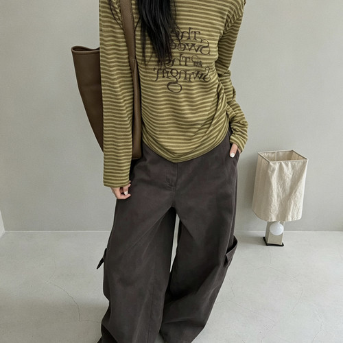 meet up studio-面料撞色字母领口铆钉工艺盆领长袖T长袖T恤2737