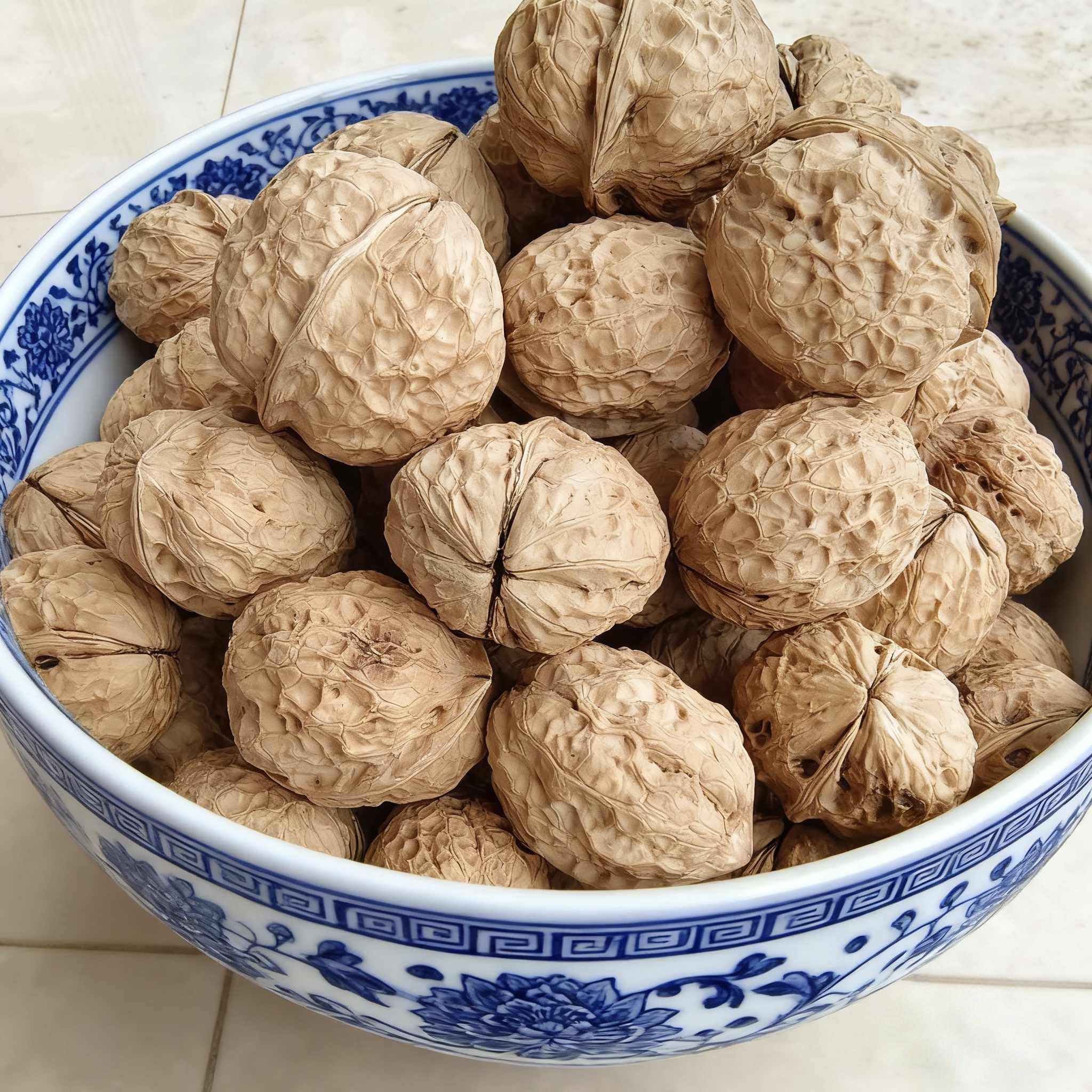 云南高山老树干核桃 农家自然晾