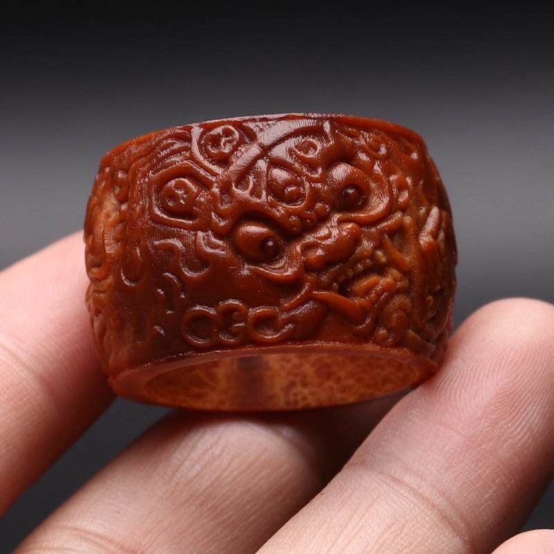 新品印尼大橄榄手工雕刻打磨扳指一念之间核雕一念魔一念文玩