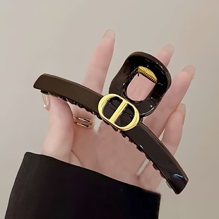 原创金标2025新款抓夹简约高级感发夹中号高端后脑勺鲨鱼夹发爪女