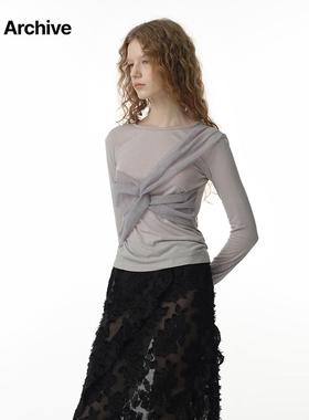 Millo Archive2024秋新品立体感扭转设计长袖T恤女个性打底衫修身