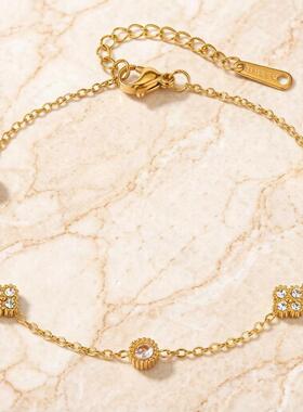 欧美时尚小花朵锆石手链女不锈钢简约百搭设计感镀金色锆石手饰