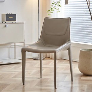 意式极简马鞍皮餐椅轻奢现代设计师靠背高级感餐桌椅酒店家用椅子
