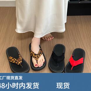厚底夹板夹脚人字拖凉拖鞋女外穿夏2026新款巨好看绝美不累脚凉鞋