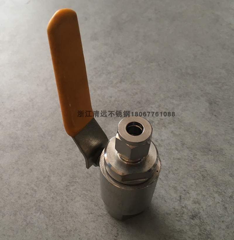 不锈钢高压内螺纹卡套气