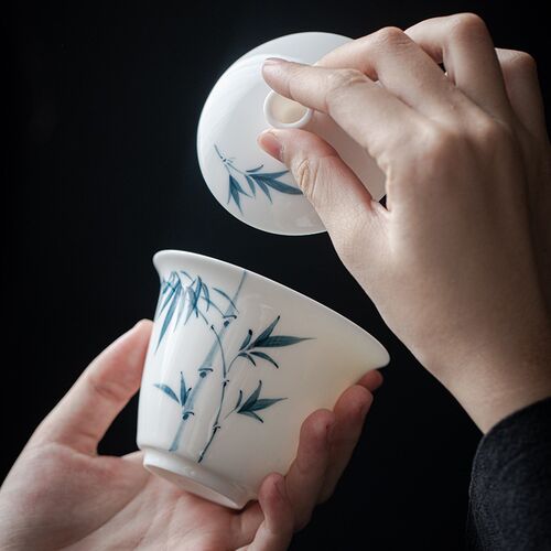 手绘羊脂玉悬停浮三才盖碗白瓷泡茶E杯陶瓷单个家用喝茶碗薄胎茶