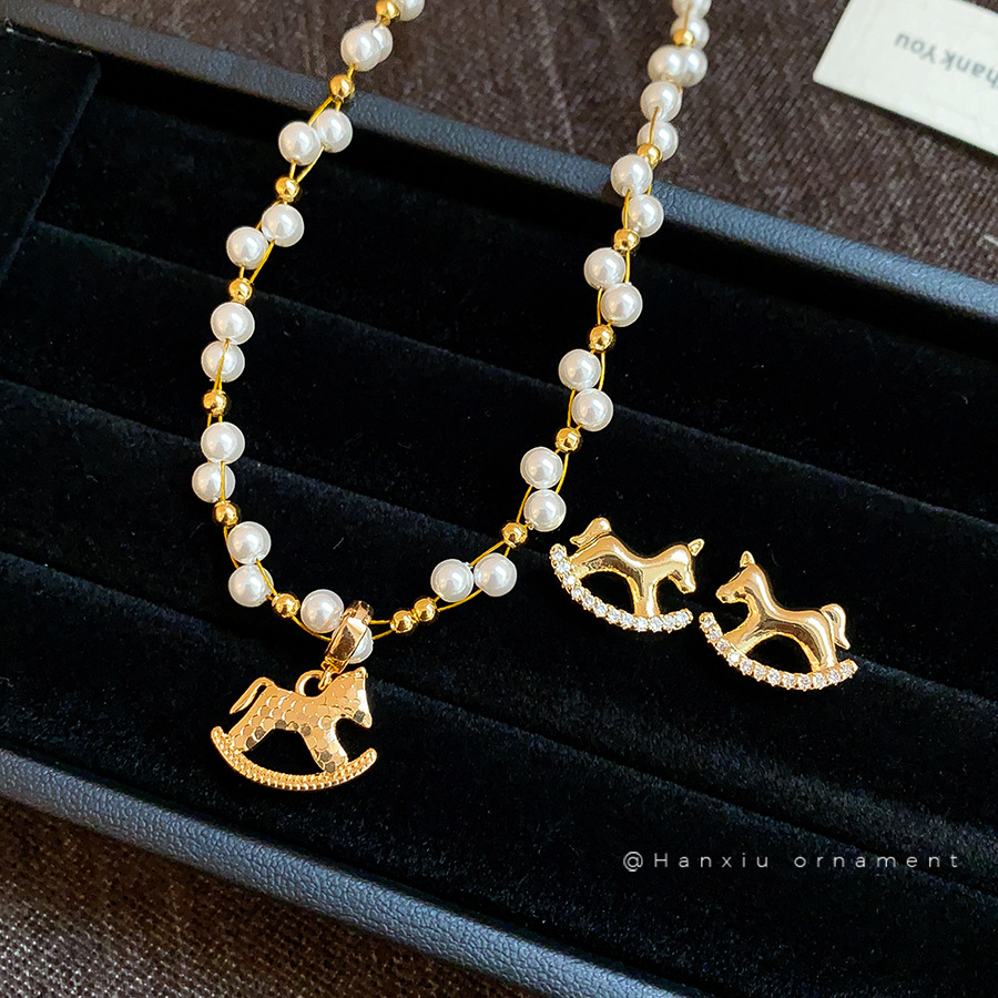 复古锆石小马珍珠耳钉项链套装