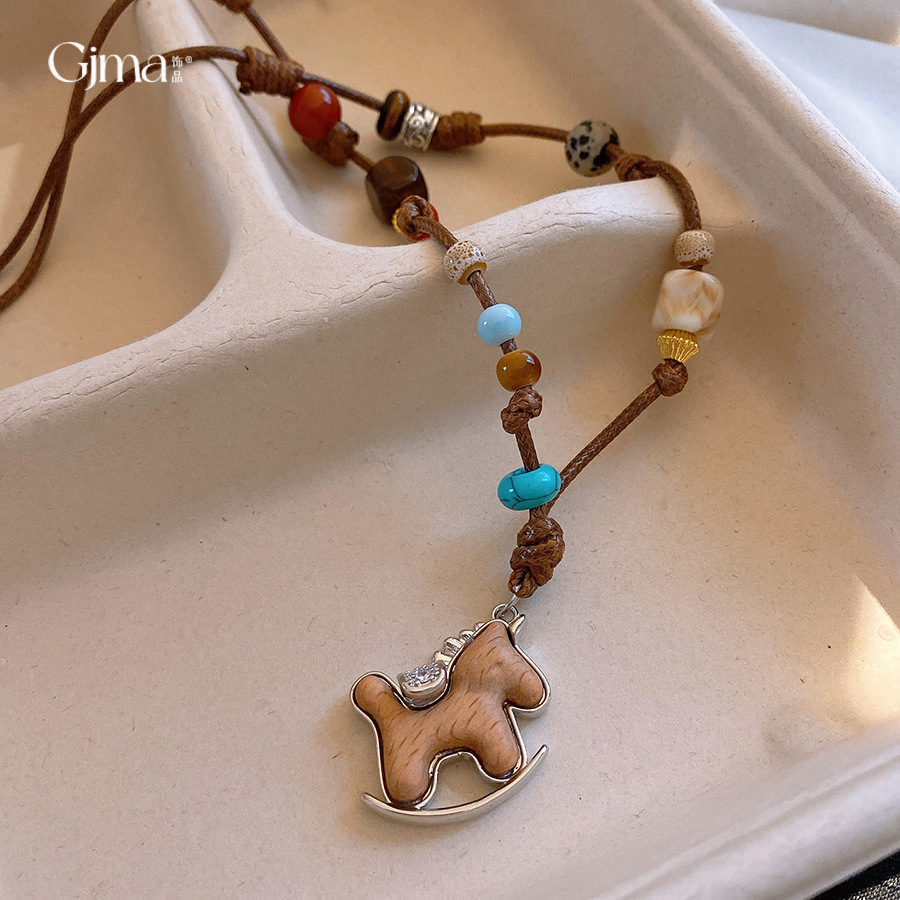 复古串珠木头小马吊坠项链配饰女时尚民族风毛衣链轻奢高级感项饰