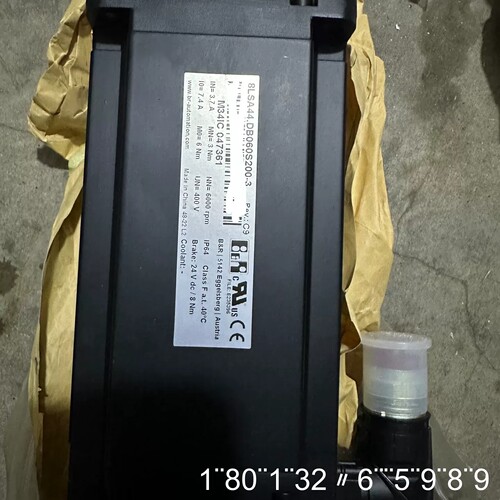 8LSA44.DB060S200-3 电机1个