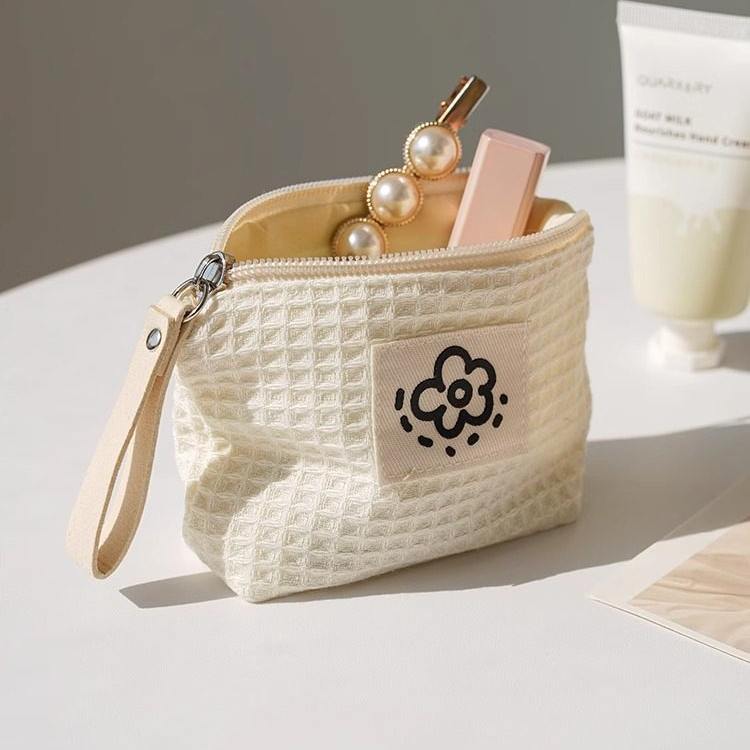 大容量卫生巾收纳包学生可爱姨妈巾收纳包迷你卡通ins口红小包包