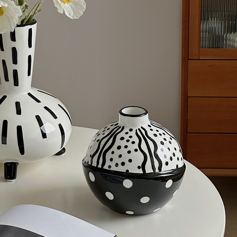 精致矮脚黑线条陶l瓷花瓶小众设计感高脚黑白桌面插花大肚花瓶