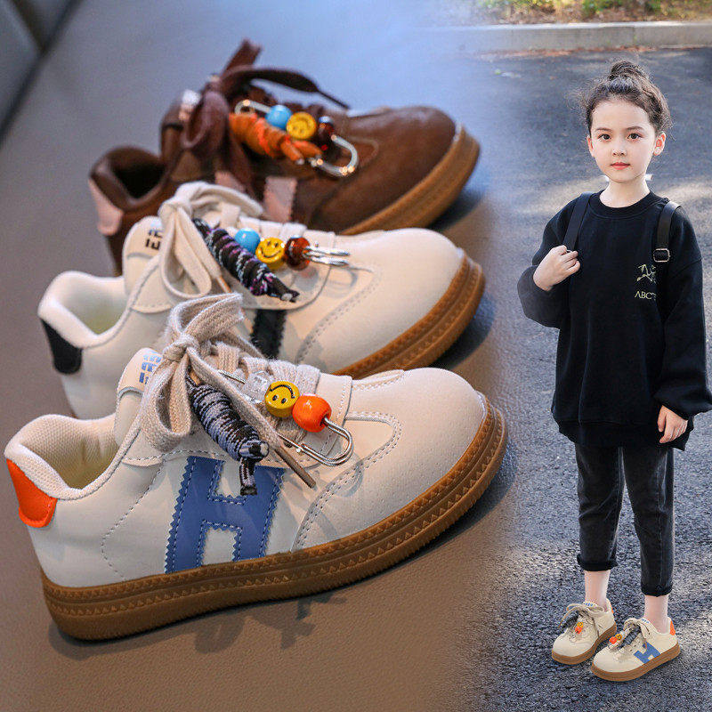 真皮儿童德训鞋2026早春新款女童透气小白鞋防滑软底休闲运动板鞋