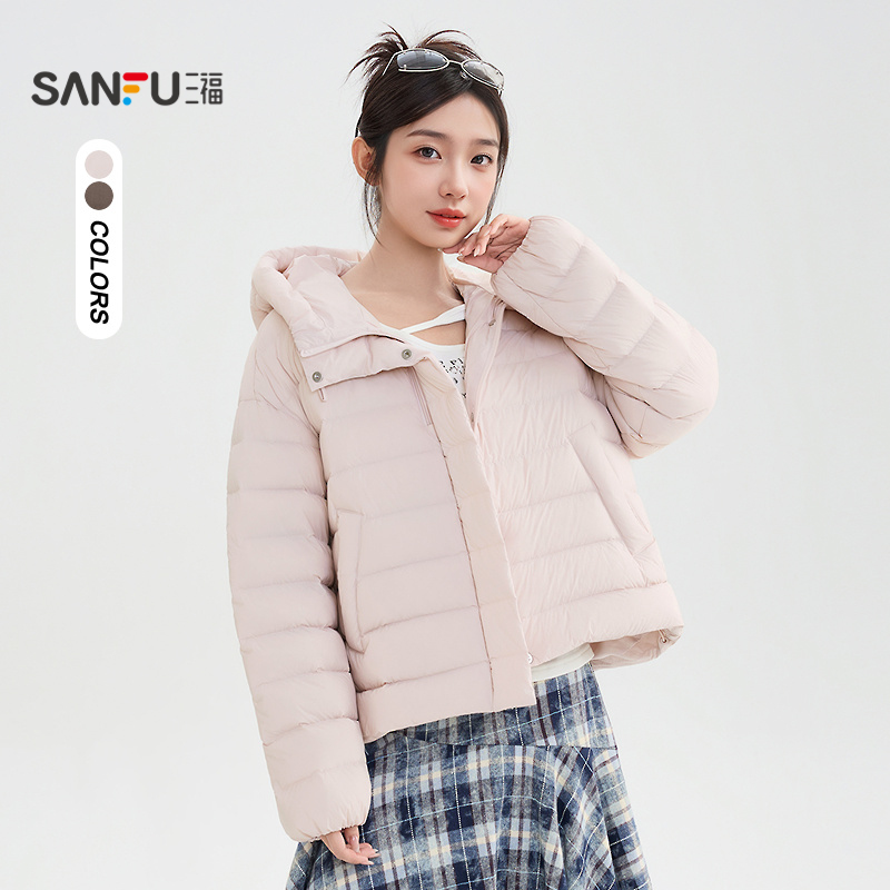 三福羽绒服2025冬季泡芙保暖连帽按扣拉链门襟外套女装850097