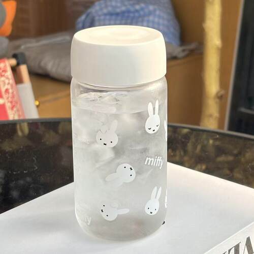 便携清透超治愈萌兔刻度水杯
