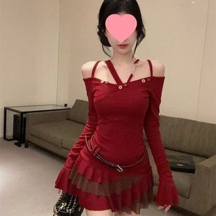 轻熟御姐裙子新款一字领挂脖露肩连衣裙纯欲设计感荷叶边掐腰短裙