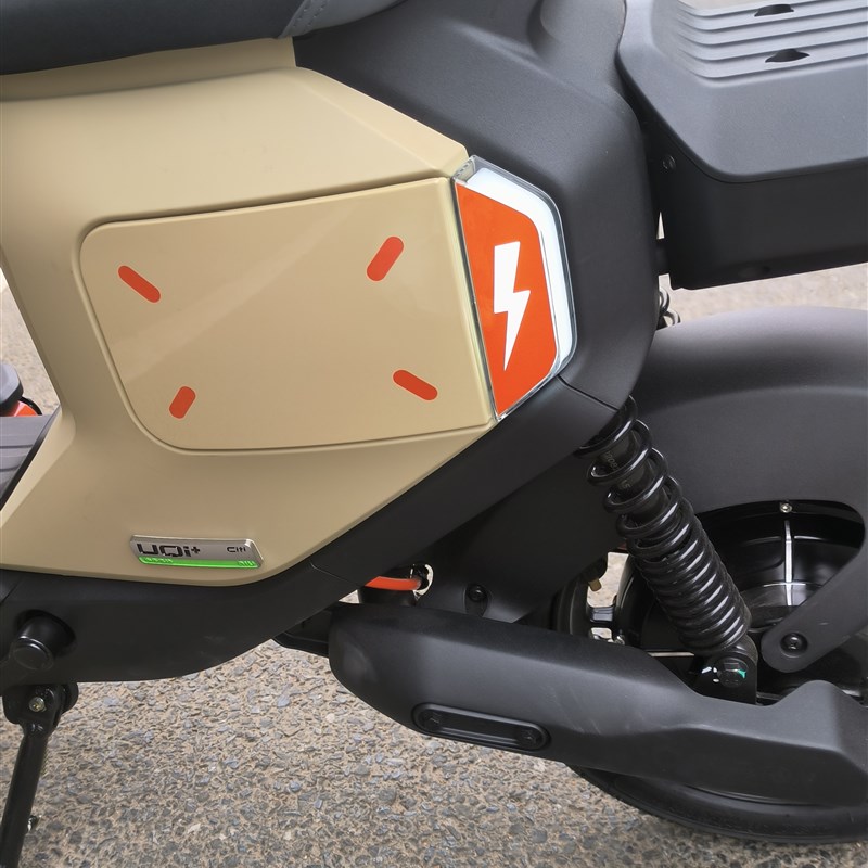 极速新款小牛电动车UQi+侧灯贴U+E个性化装饰改装镂空贴纸U2反光