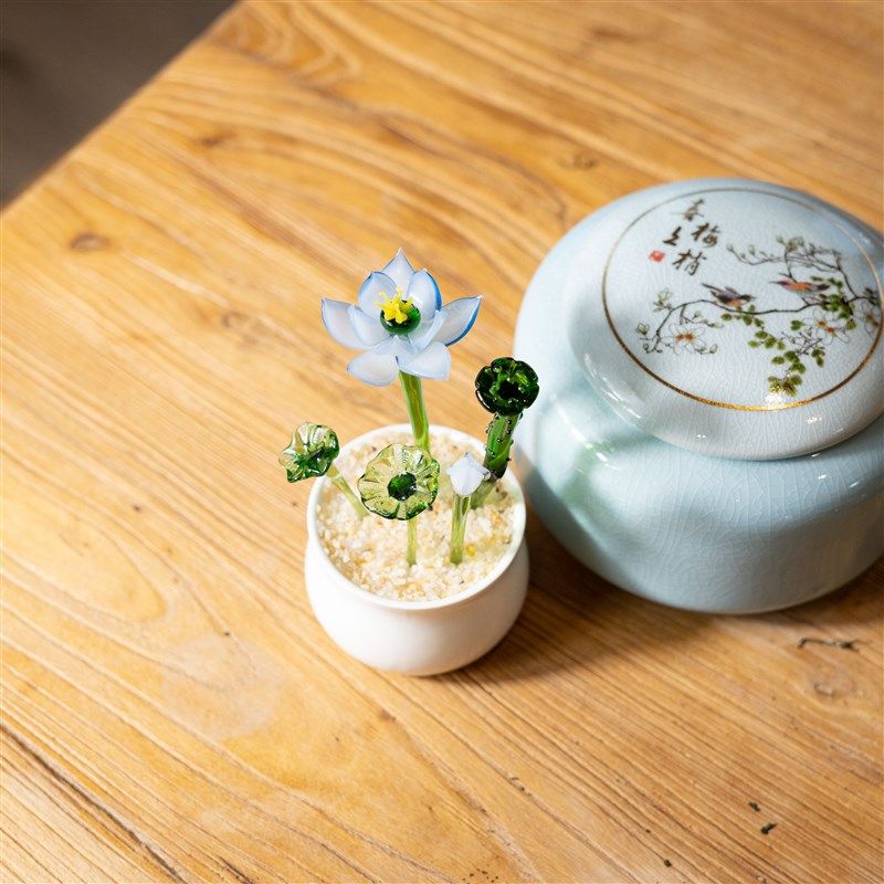 蓝莲花琉璃玻璃纯手工家居装饰书桌摆件小众淄博琉璃荷花琉璃摆件