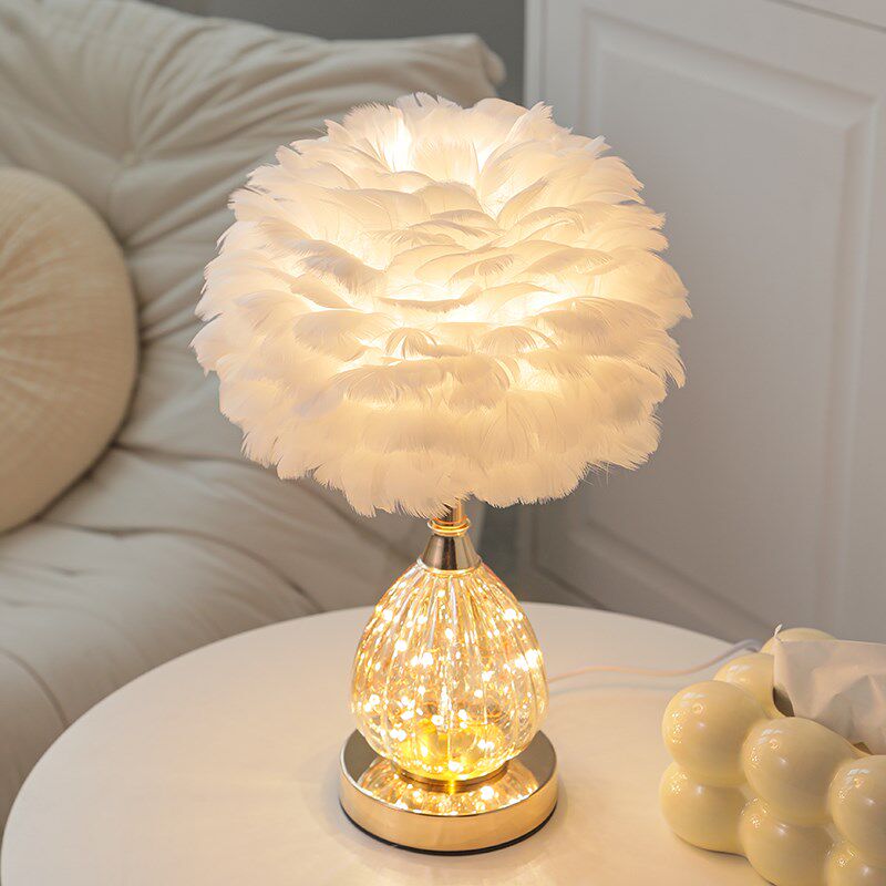 羽毛台灯卧室客厅轻奢ins温馨礼物女生婚房高级感网红创意床头灯
