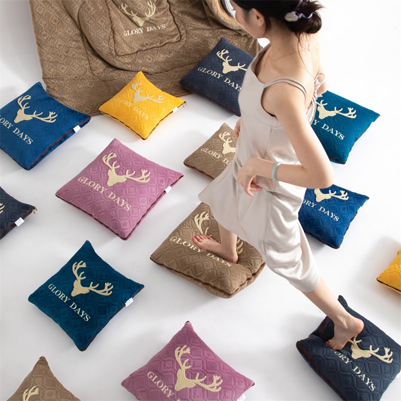 加厚冬款大号抱枕被子可折叠两用靠枕办公午睡毯T子车载靠垫空调