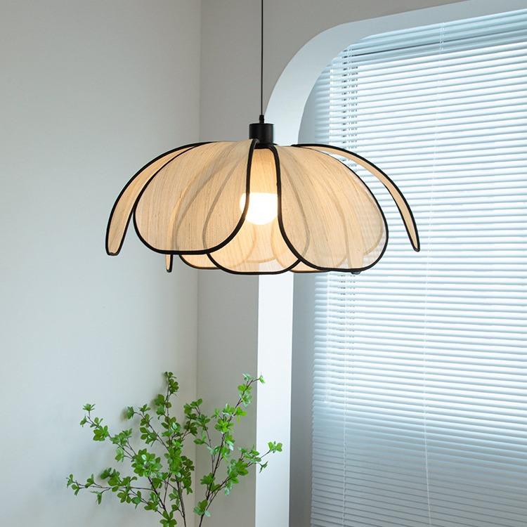 法式奶油风吊灯北欧简约餐厅客厅卧室日式中古风艺术高级感花瓣灯