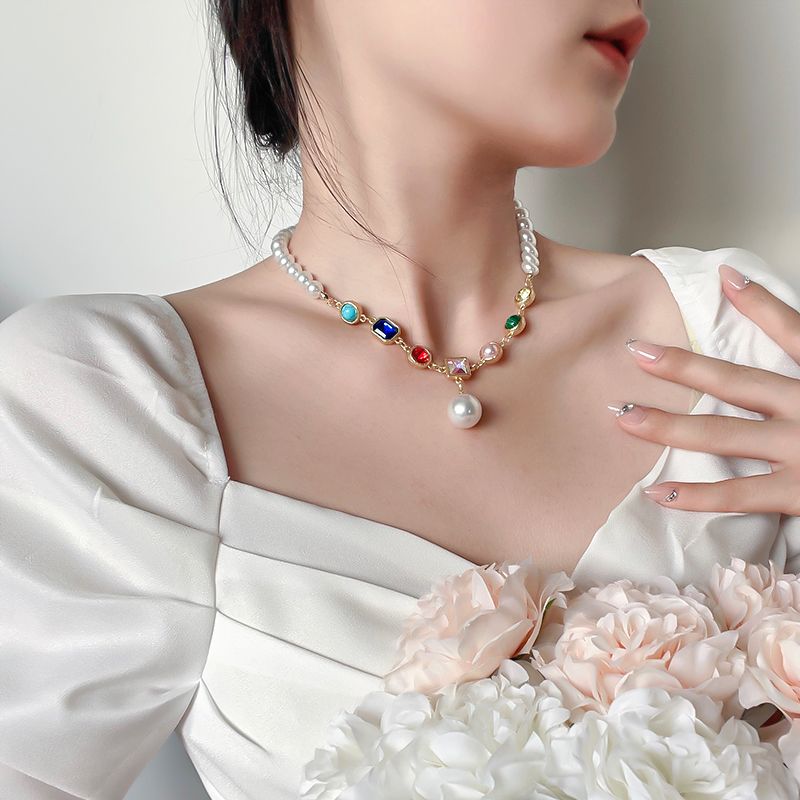 彩色珍珠轻奢项链女小众设计高级感复古法式时尚水晶锁骨链宫廷风