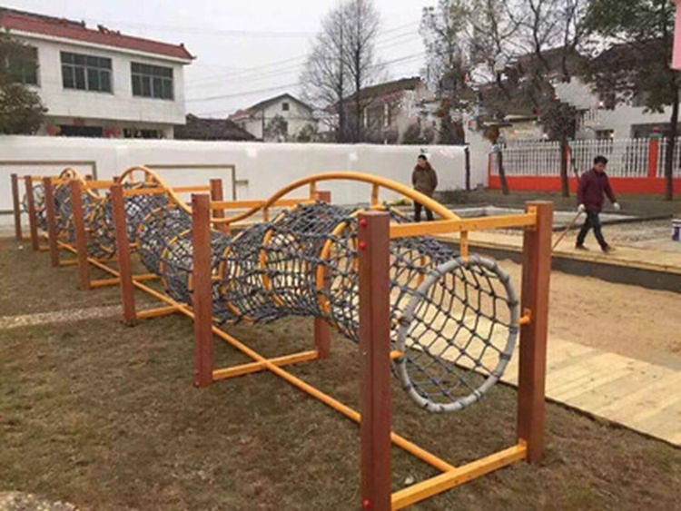幼儿园木质攀爬架独木荡桥儿童游乐设备大型玩具设施户外钻洞爬网