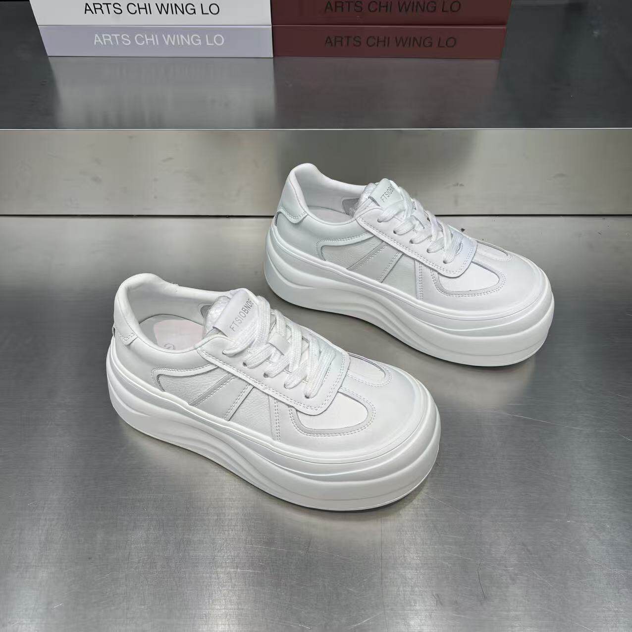 厚底小白鞋百搭休闲板鞋女2026新款女款春款爆款轻便软底不累脚