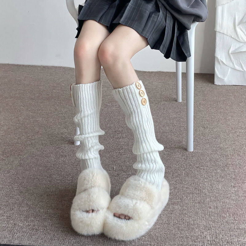 萝莉辣妹女秋冬款套日系软妹针织白色毛线纽扣袜
