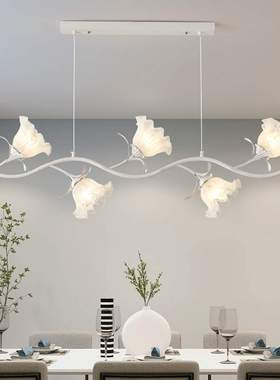 餐厅吊灯铃兰花简约现代创意法式复古奶油风绿色2022年新款灯具