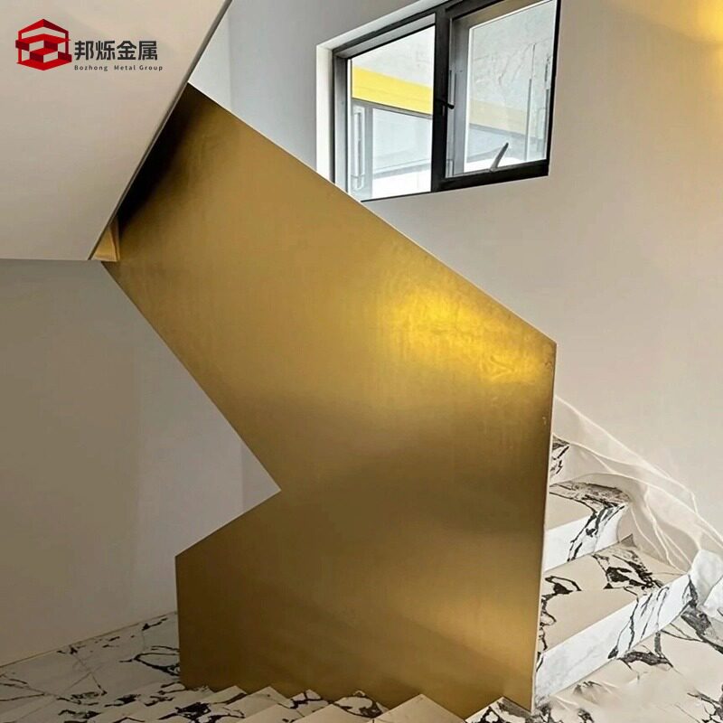 上海别墅侧挂钢板楼梯扶手厂家