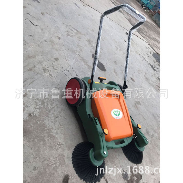 供应手推式扫地机 多功能车间吸尘扫路机 不用油不用电清扫机