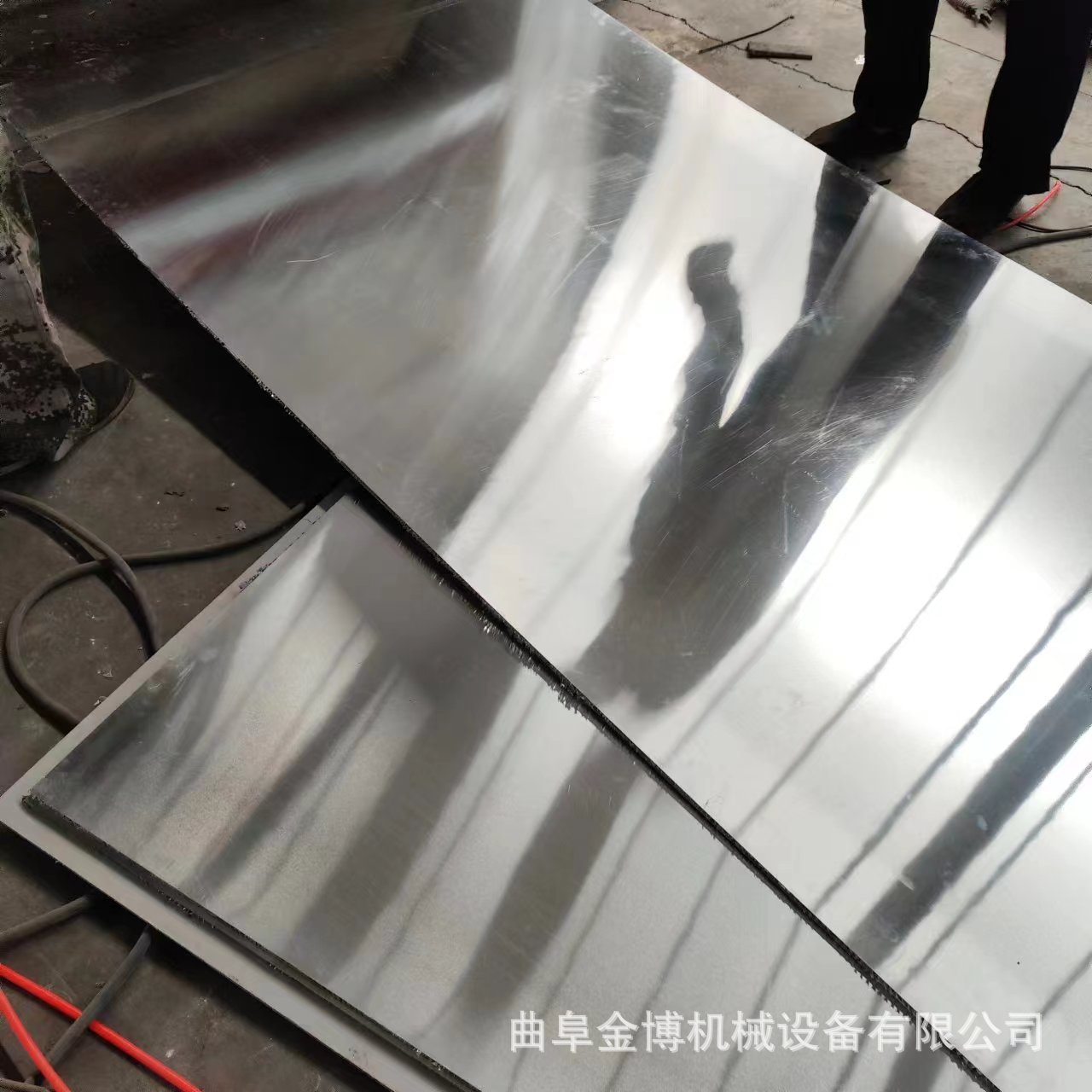 加热烫合PVC膜镀锌钢板覆膜机 PE膜卫生间隔断金属板贴膜机 裁断