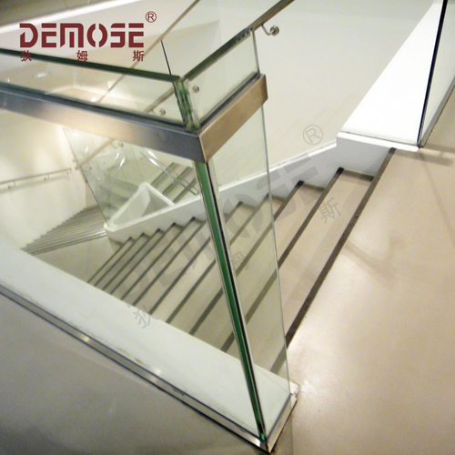 单钢板立柱栏杆 不锈钢扶手玻璃栏杆 家用室内楼梯栏杆