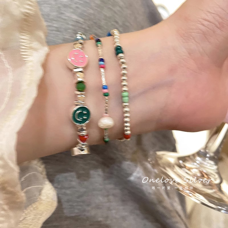 多巴胺彩色笑脸珍珠碎银子手链女202G4新款爆款轻奢小众高级感手
