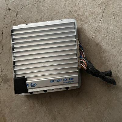 议价拆车现代领翔功放一台，型号96370-3K400，带原装