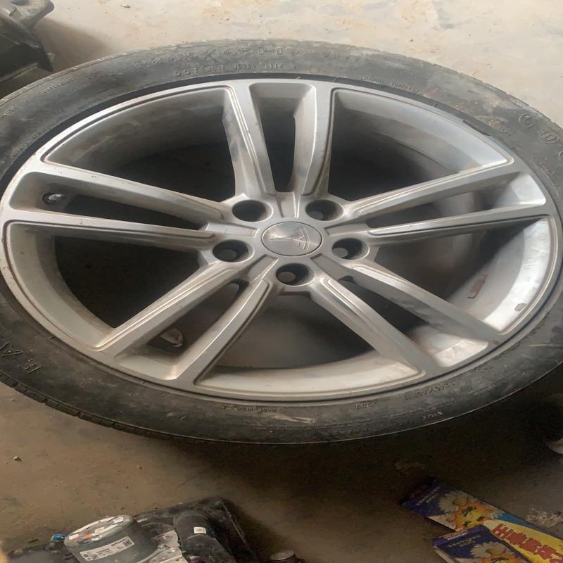 议价特斯拉models老款标配19寸轮毂带胎，全系特斯拉配件