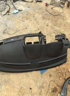 议价宝马e66中控台仪表台黑色，成色没破没裂，新得很