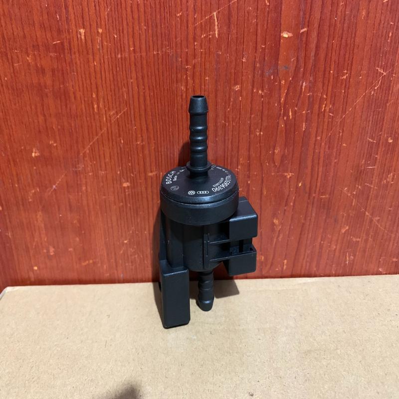 议价奥迪A6LC62.0T/2.4 活性炭罐电磁阀 06E9