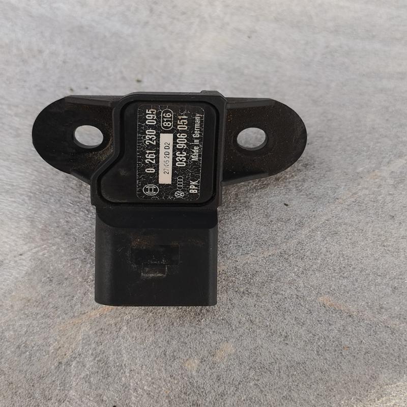 议价奥迪A6LC6进气压力传感器，原装拆车，功能正常C6,2