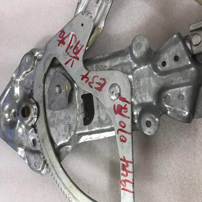 议价宝马E34前门玻璃升降器右边 全新库存只有一个 不啰嗦