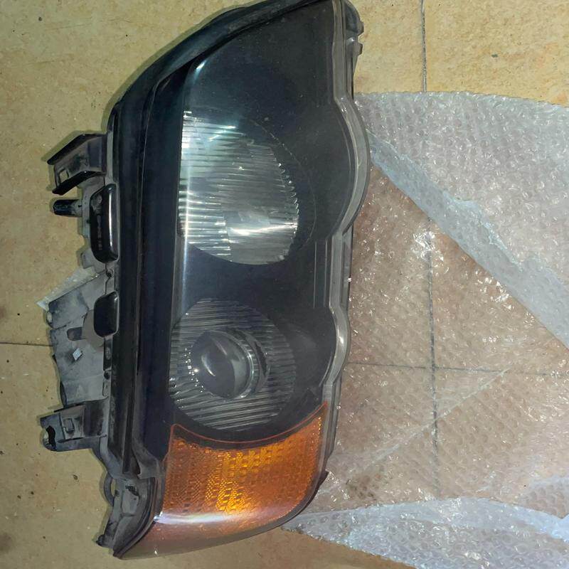 议价宝马X5(E53)前大灯一对,纯拆车,原厂正品,成色如图