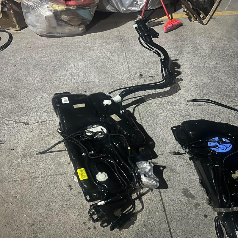 议价标致3008雪铁龙C4L油箱