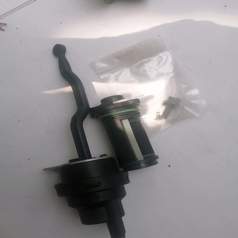 议价宝马B48水泵吸包阀门50一套