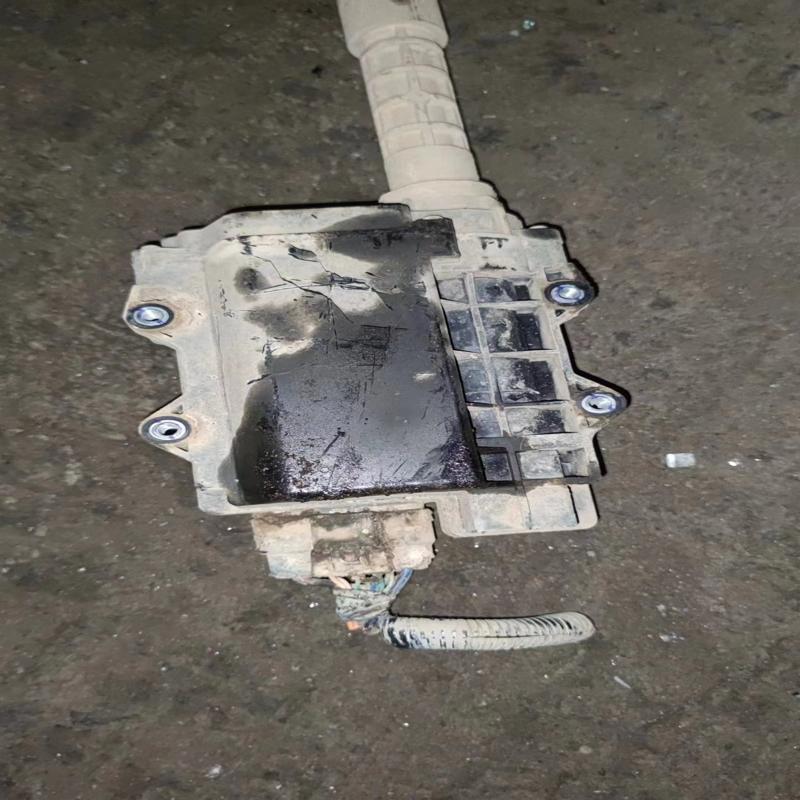 议价东南二DX7手刹模块的车拆下来的包装车