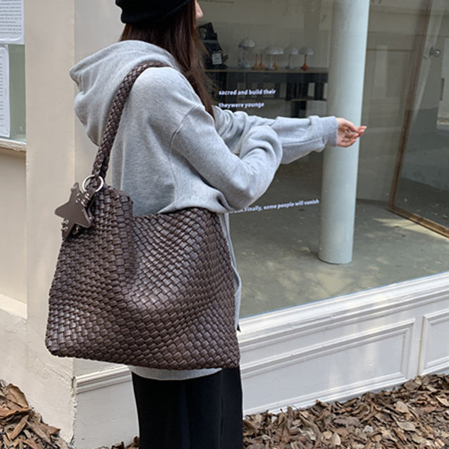复古手工编织托特包女大容量休闲单肩包简约星星包慵懒风纯色百搭