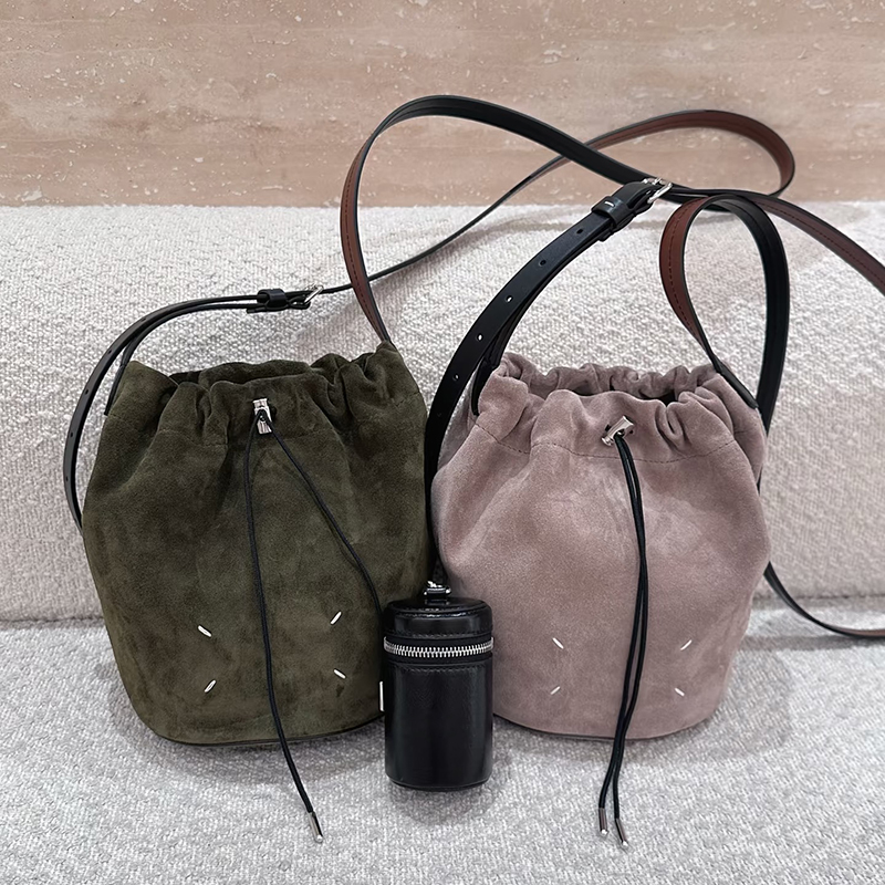 麂皮绒抽绳水桶包女单肩斜挎包